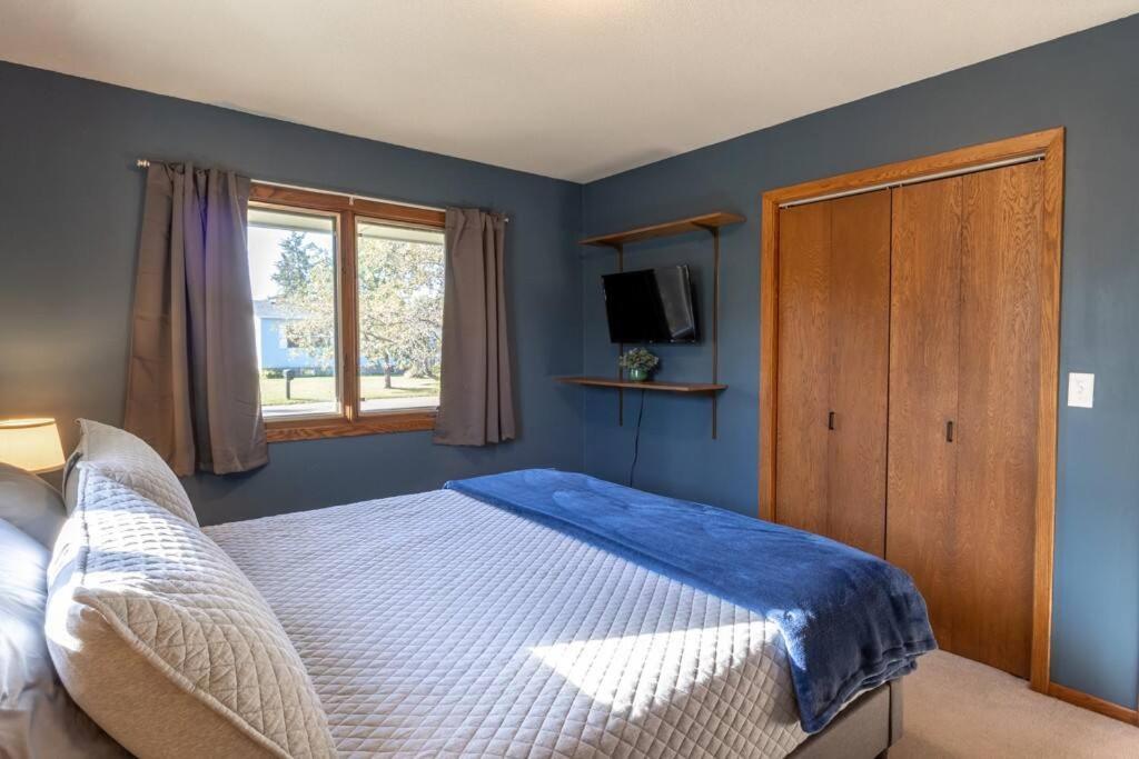 Family Home W/ 2 King, 2 Queen Beds + Game Room Бемиджи Экстерьер фото
