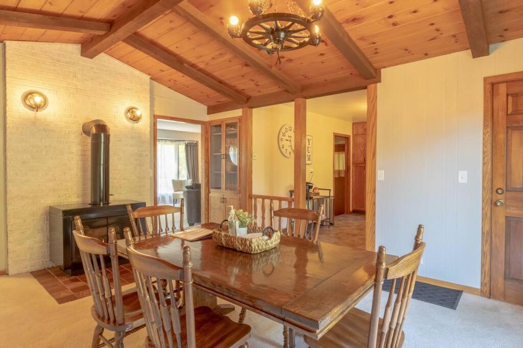 Family Home W/ 2 King, 2 Queen Beds + Game Room Бемиджи Экстерьер фото